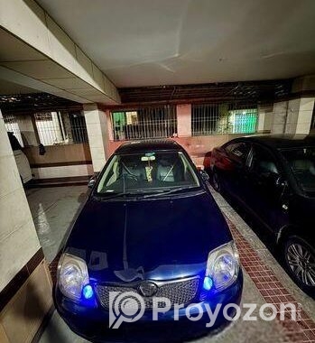 Toyota RunX . 2002