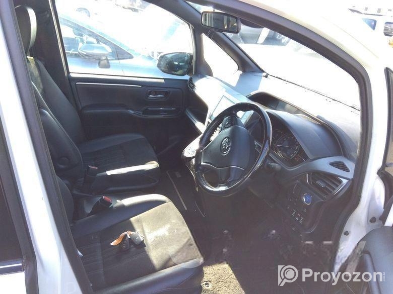 Toyota Esquire GI PREMIUM HYBRID 2020