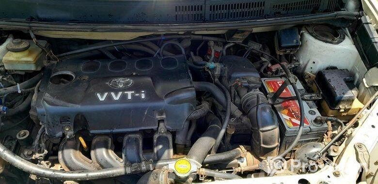 Toyota Raum rum 2004