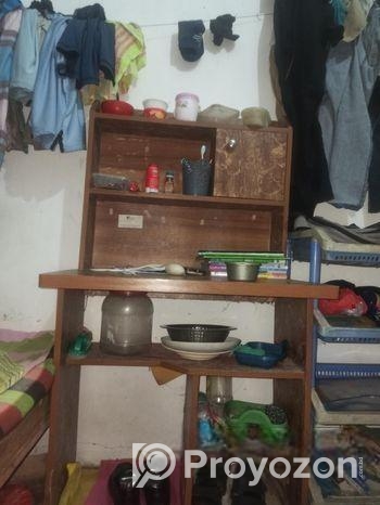 টেবিলটি বিক্রি করা হবে