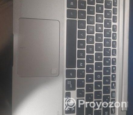 Asus i5 8 gen 8gb rem ss256 1tb had