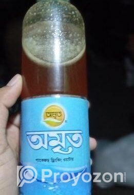 অরিজিনাল মধু গ্ৰামের গাছ থেকে সংগ্রহ করা