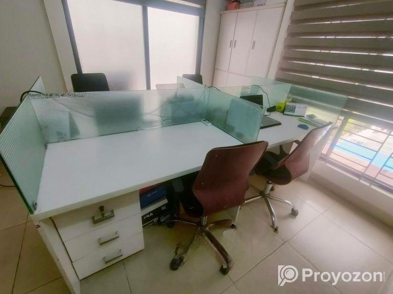 ৪ টা ওয়ার্কস্টেশন বিক্রি হবে