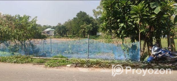 তিন রাস্তার মোড়ে নিষ্কণ্টক জমি ফ্যাক্টরি বা বসবাস