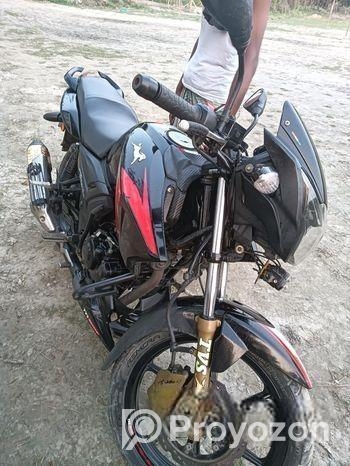 TVS Apache RTR 160 . 2023