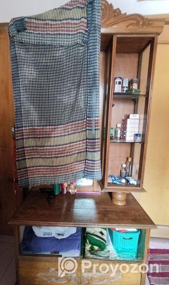 ড্রেসিং টেবিল বিক্রি হবে