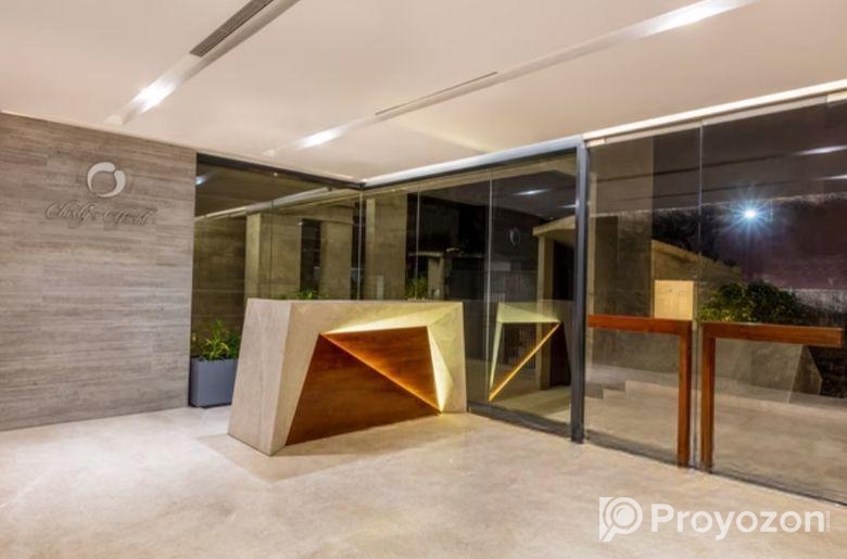 Shanta Luxurious Lake Facing Apartment