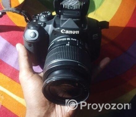 Canon 700 D