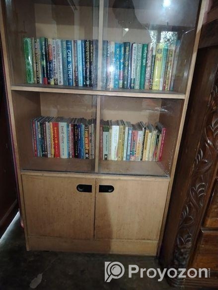 অটবি এর বইয়ের তাক