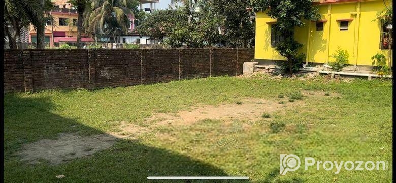নোয়াখালী মাইজদী জেলা শহরের প্রাণকেন্দ্রে জায়গা ব