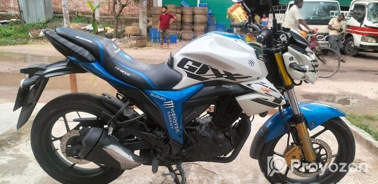 Suzuki Gixxer Monotone . 2017