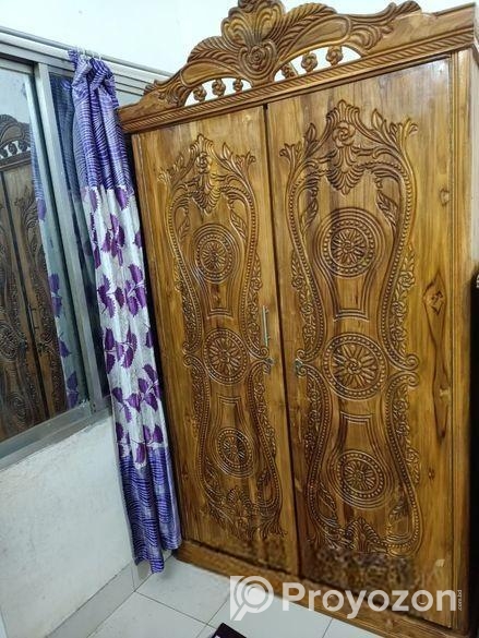 আমি একটা ১০০% চিটাগাং সেগুনের আলমারি বিক্রি করব