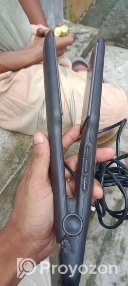 ১ টা হেয়ার ড্রায়ার ও একটা স্ট্রেইটনার বিক্রি হবে