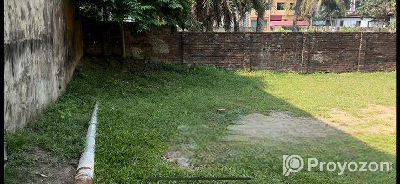 নোয়াখালী মাইজদী জেলা শহরের প্রাণকেন্দ্রে জায়গা ব