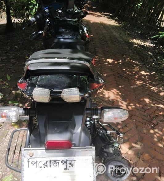 Bajaj Pulsar 150 . 2019