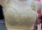 Ladies demandable bra