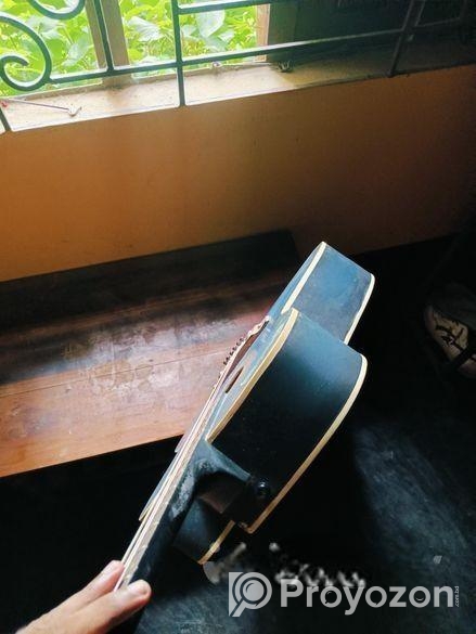 গিটার বিক্রি করা হবে