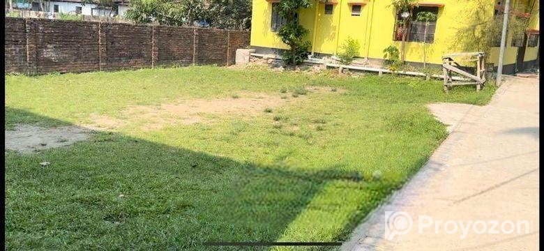 নোয়াখালী মাইজদী জেলা শহরের প্রাণকেন্দ্রে জায়গা ব
