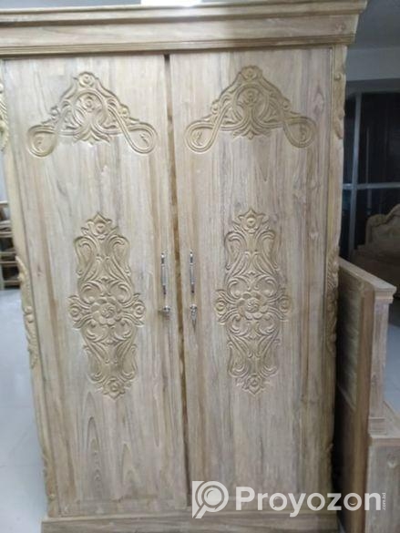 কাঠের আলমারি