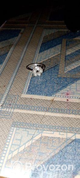 রূপার আংটি বিক্রি হবে