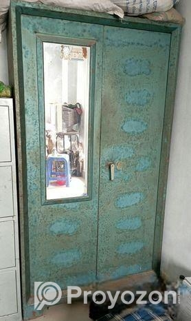 স্টিল এর আলমারি