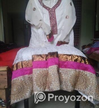 Gown sell Hobe