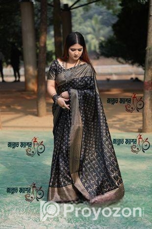 চমৎকার এক শাড়ি