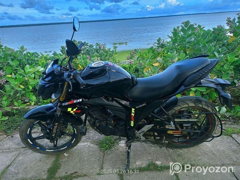 Suzuki Gixxer . 2020