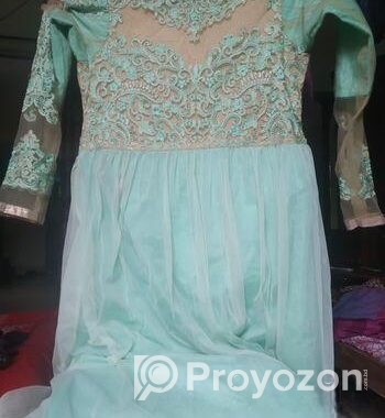 Gown sell Hobe