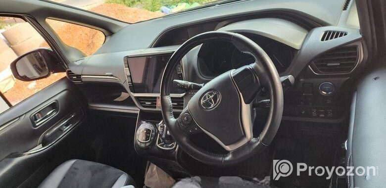 Toyota Esquire GI PREMIUM HYBRID 2020