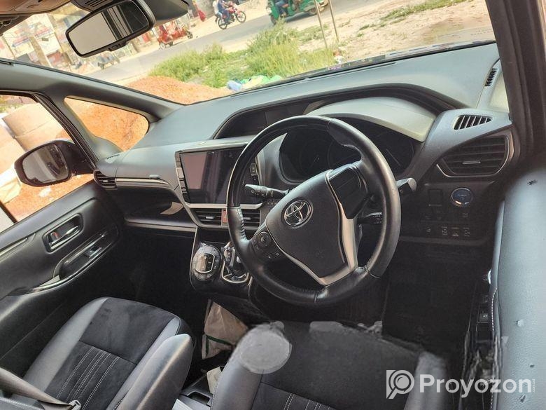 Toyota Esquire GI PREMIUM HYBRID 2020