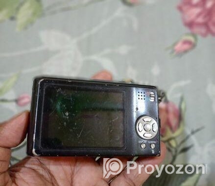 Digital camera