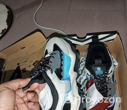 Sneaker sell Post