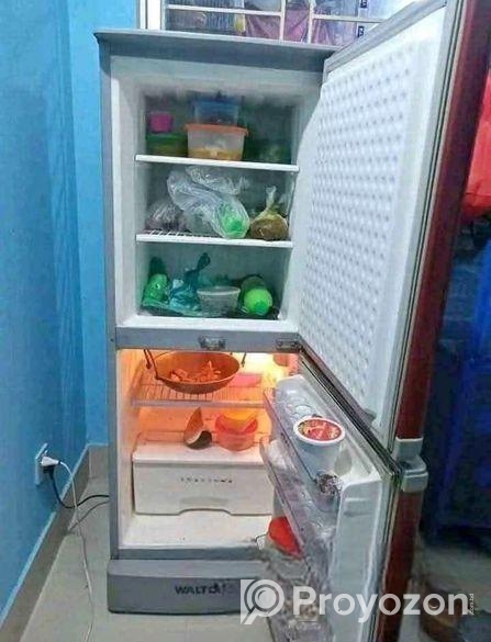 একটি‌ ফ্রিজ বিক্রি করতে চাই