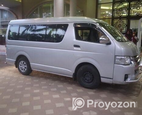 Toyota Hiace . 2005