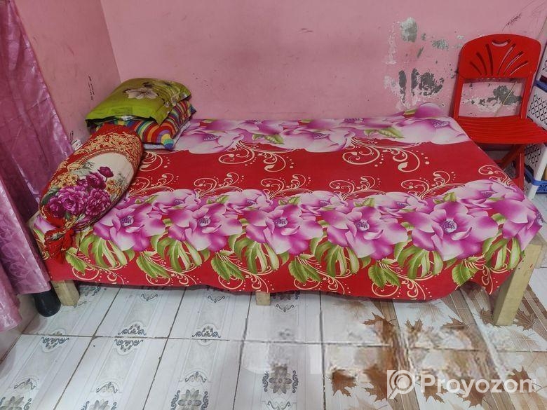 দুইজনে সাইজের চকি