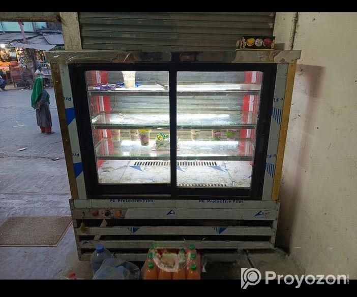 ফাস্ট ফুড ফ্রীজ,, একদম ফ্রেশ কন্ডিশন