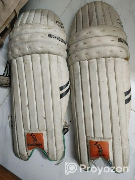 ক্রিকেট গ্লাভস ,প্যাড আর হেলমেট বিক্রয় প্রসঙ্গে