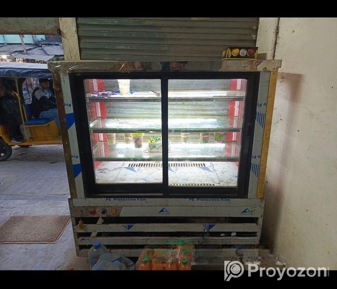 ফাস্ট ফুড ফ্রীজ,, একদম ফ্রেশ কন্ডিশন