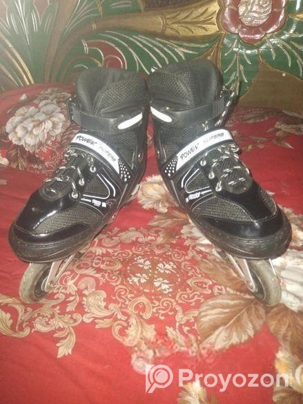 Skating shoes