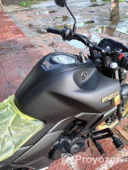 Yamaha FZS BLACK 2025
