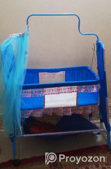 নিউবরণ বেবির দোলনা বিক্রি করব ২৫০০ (নরসিংদী সদর শা