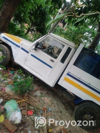 Mahindra Bolero . 2012