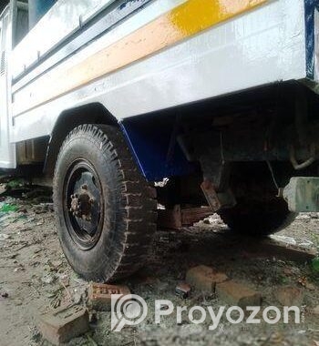 Mahindra Bolero . 2012