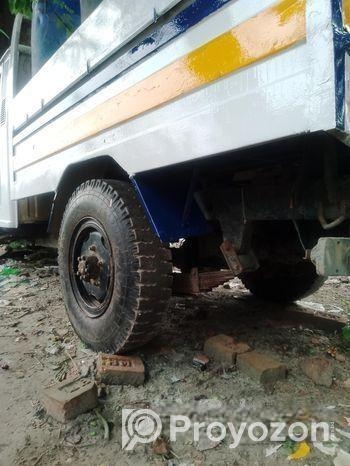 Mahindra Bolero . 2012