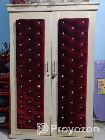 আলমারি সেল পোষ্ট