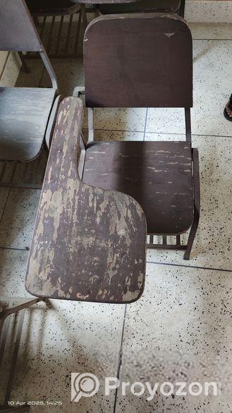 সবগুলি চেয়ার ও বেঞ্চ ভালো অবস্থায় আছে