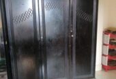 মালেশিয়ান উডের আলমারি