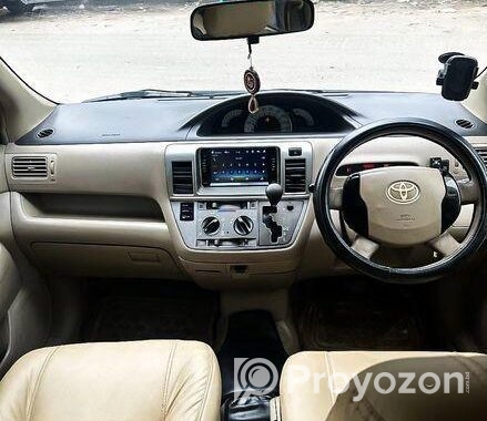 Toyota Raum 2004