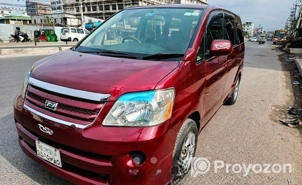 Toyota Noah Microbus X 2005